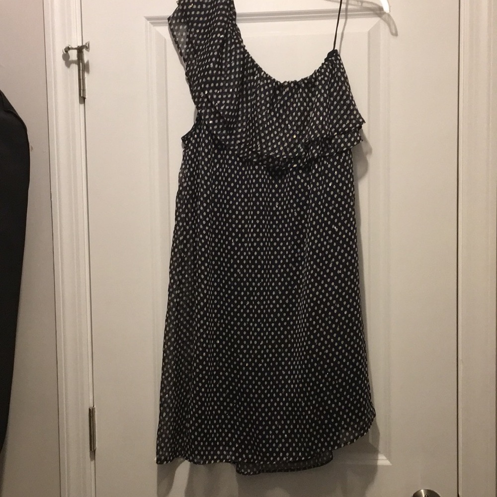 Gorgeous never worn one shoulder maternity dress